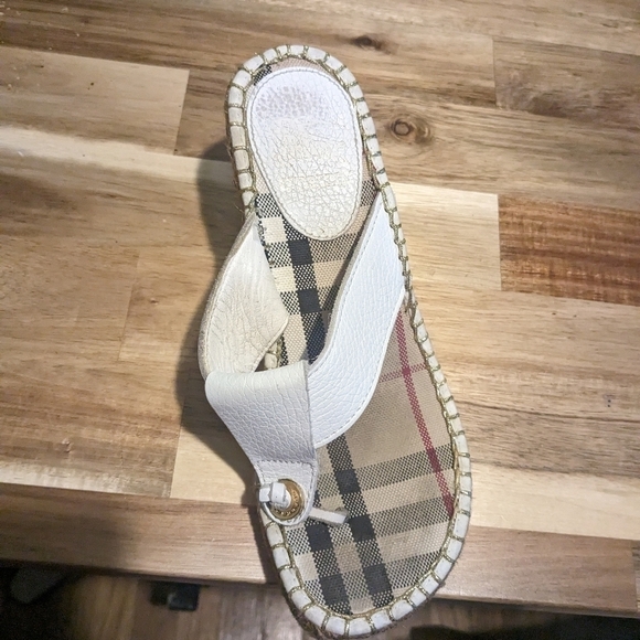 Burberry Nova Check Pattern Leather Espadrilles - Picture 6 of 10